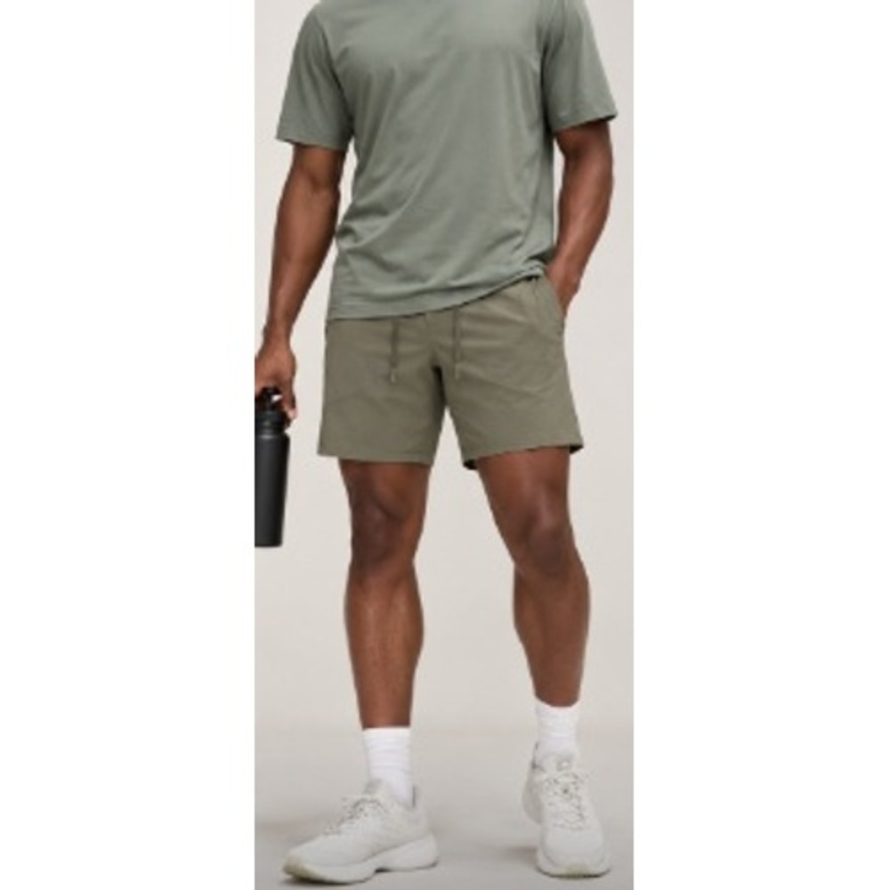 lululemon License to Train Shorts Mens XL 7" Gray Green NWT LM7BHNS